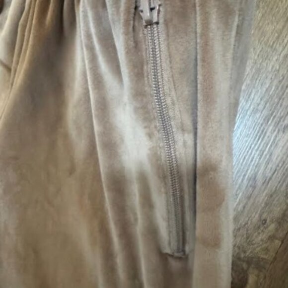 Skims Velour Track Pants - Picture 2 of 11
